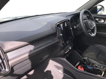 SPOTICAR Volvo Xc40 Xc 40 2.0 B3 Mhev Plus Dark Dct Auto Euro 6 (s/s) 5dr Used Car - Suv Hybrid Black - Bangor - 1200591152_5