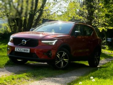 SPOTICAR Volvo Xc40 Xc 40 2.0 B3 Mhev Plus Dark Dct Auto Euro 6 (s/s) 5dr Used Car - Suv Hybrid Red - Abergavenny - 1200592639_3