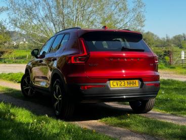 SPOTICAR Volvo Xc40 Xc 40 2.0 B3 Mhev Plus Dark Dct Auto Euro 6 (s/s) 5dr Used Car - Suv Hybrid Red - Abergavenny - 1200592639_4