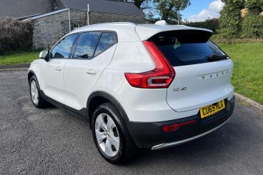 SPOTICAR Volvo Xc40 Xc 40 2.0 D3 Momentum Pro Auto Awd Euro 6 (s/s) 5dr Used Car - Suv Diesel White - Bridgend - 1200593192_3