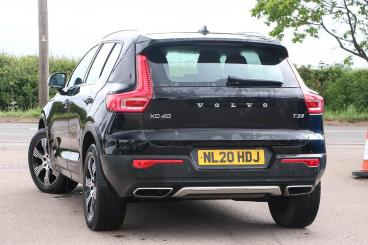SPOTICAR Volvo Xc40 Xc 40 1.5 T3 Inscription Auto Euro 6 (s/s) 5dr Used Car - Suv Petrol Black - Bulkington - 1200599140_2