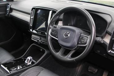 SPOTICAR Volvo Xc40 Xc 40 1.5 T3 Inscription Auto Euro 6 (s/s) 5dr Used Car - Suv Petrol Black - Bulkington - 1200599140_4