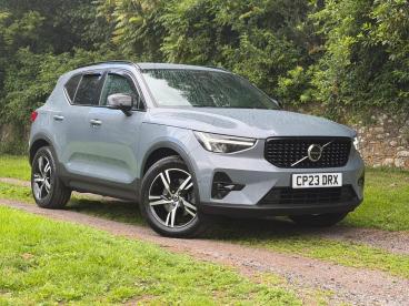 SPOTICAR Volvo Xc40 Xc 40 2.0 B3 Mhev Plus Dark Dct Auto Euro 6 (s/s) 5dr Used Car - Suv Hybrid Grey - Abergavenny - 1200609561_1