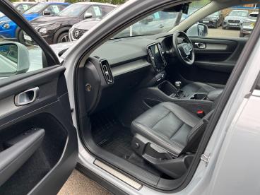 SPOTICAR Volvo Xc40 Xc 40 1.5 T3 Inscription Euro 6 (s/s) 5dr Used Car - Suv Petrol Silver - Peterborough - 1200624026_2