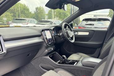 SPOTICAR Volvo Xc40 Xc 40 2.0 B3 Mhev Plus Dark Dct Auto Euro 6 (s/s) 5dr Used Car - Suv Hybrid Gold - Swindon - 1200628377_3