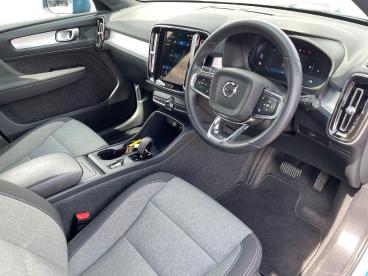 SPOTICAR Volvo Xc40 Xc 40 2.0 B3 Mhev Core Dct Auto Euro 6 (s/s) 5dr Used Car - Suv Hybrid Blue - Sheffield - 1200633014_5