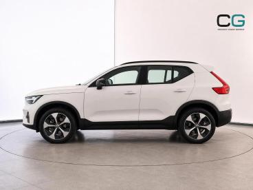 SPOTICAR Volvo Xc40 Xc 40 2.0 B3 Mhev Plus Dark Dct Auto Euro 6 (s/s) 5dr Used Car - Suv Hybrid White - Croxdale - 1200640769_4