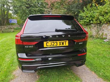 SPOTICAR Volvo Xc60 2.0 B5 Mhev Ultimate Auto Awd Euro 6 (s/s) 5dr Used Car - Suv Hybrid Black - Abergavenny - 1200538249_4