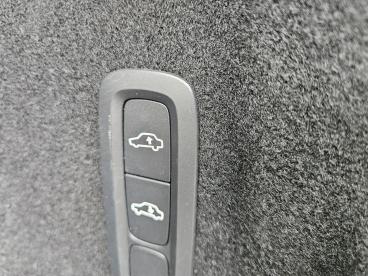 SPOTICAR Volvo Xc60 2.0 B5 Mhev Ultimate Auto Awd Euro 6 (s/s) 5dr Used Car - Suv Hybrid Black - Abergavenny - 1200538249_5