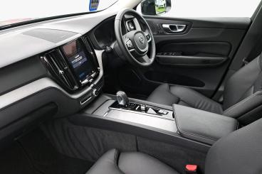 SPOTICAR Volvo Xc60 2.0 B4 Mhev Plus Auto Awd Euro 6 (s/s) 5dr Used Car - Suv Hybrid Grey - Telford - 1200557910_2