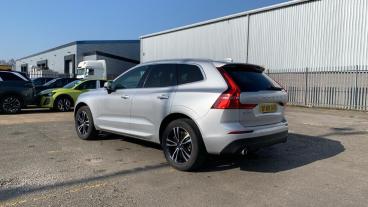 SPOTICAR Volvo Xc60 2.0 B4 Mhev Momentum Pro Auto Awd Euro 6 (s/s) 5dr Used Car - Suv Hybrid Silver - Maidstone - 1200577507_5