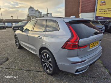 SPOTICAR Volvo Xc60 2.0 B4 Mhev Plus Auto Awd Euro 6 (s/s) 5dr Used Car - Suv Hybrid Silver - Southampton - 1200584114_4