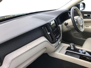 SPOTICAR Volvo Xc60 2.0 B5 Mhev Core Auto Awd Euro 6 (s/s) 5dr Used Car - Suv Hybrid Black - Bangor - 1200593895_5