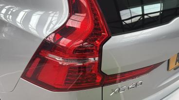 SPOTICAR Volvo Xc60 2.0 T5 Momentum Auto Awd Euro 6 (s/s) 5dr Used Car - Suv Petrol Silver - London - 1200605933_5