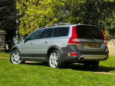 SPOTICAR Volvo Xc70 2.4 D4 Se Lux Auto Awd Euro 6 (s/s) 5dr Used Car - Suv Diesel Silver - Abergavenny - 1200589931_4
