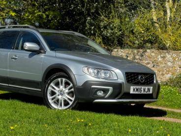 SPOTICAR Volvo Xc70 2.4 D4 Se Lux Auto Awd Euro 6 (s/s) 5dr Used Car - Suv Diesel Silver - Abergavenny - 1200589931_5