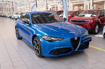 ALFA ROMEO CERTIFIED Alfa Romeo Giulia 2.2 Turbo Diesel 210 Cv Awd Competizione Usata - Berlina Diesel Azzurro - Milano - 2192659_2