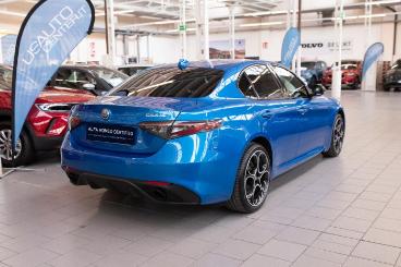 ALFA ROMEO CERTIFIED Alfa Romeo Giulia 2.2 Turbo Diesel 210 Cv Awd Competizione Usata - Berlina Diesel Azzurro - Milano - 2192659_4