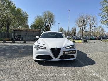 ALFA ROMEO CERTIFIED Alfa Romeo Giulia 2.2 Turbo Diesel 136cv Super At8 Usata - Berlina Diesel Bianco - Torino - 2345021_2