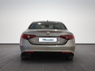 ALFA ROMEO CERTIFIED Alfa Romeo Giulia 2.2 T Executive 160cv Auto Usata - Berlina Diesel Grigio - Pistoia - 2395411_5
