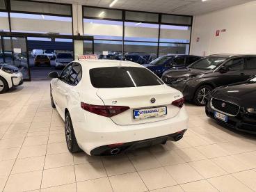 SPOTICAR Alfa Romeo Giulia 2.2 Turbodiesel 210 Cv At8 Awd Q4 Veloce Usata - Berlina Diesel Bianco - Bagnaria Arsa - 1202395598_4