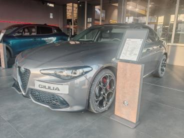 ALFA ROMEO CERTIFIED Alfa Romeo Giulia 2.2 Turbodiesel 210 Cv At8 Awd Q4 Veloce Usata - Berlina Diesel Grigio - Grugliasco - 2398771_2