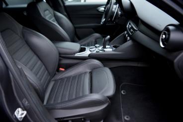 ALFA ROMEO CERTIFIED Alfa Romeo Giulia 2023 2.2 T Veloce Q4 210cv Auto Usata - Berlina Diesel Grigio - Desenzano Del Garda - 2402848_5