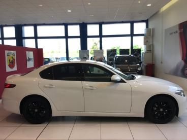 SPOTICAR Alfa Romeo Giulia 2.2 T-d 160cv At8 Super Usato Garantito Usata - Berlina Diesel Bianco - Zimella - 502403304_2