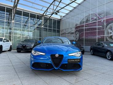 SPOTICAR Alfa Romeo Giulia 2.0 Turbo 280 Cv At8 Awd Q4 Veloce Usata - Berlina Benzina Azzurro - Grugliasco - 802415770_2