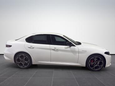 ALFA ROMEO CERTIFIED Alfa Romeo Giulia 2.2 T Veloce Q4 210cv Auto Usata - Berlina Diesel Bianco - Pistoia - 2462572_4