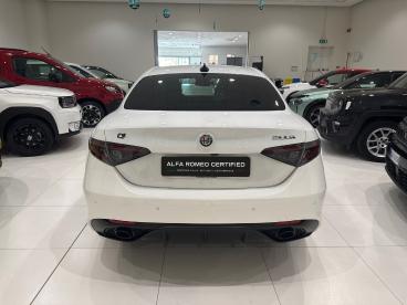 ALFA ROMEO CERTIFIED Alfa Romeo Giulia 2.2 Td 210cv Tributo Italiano At8 Q4 Usata - Berlina Diesel Grigio - Napoli - 2488967_5