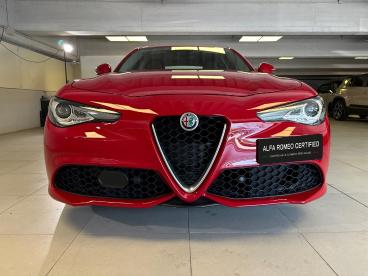 SPOTICAR Alfa Romeo Giulia 2.0 Turbo At8 280cv Awd Q4 Veloce Usata - Berlina Benzina Rosso - Milano - 1202489307_2