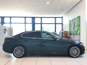 SPOTICAR Alfa Romeo Giulia 2.2 Turbodiesel 160 Cv At8 My20 Executive Usata - Berlina Diesel Verde - Zimella - 502493719_2