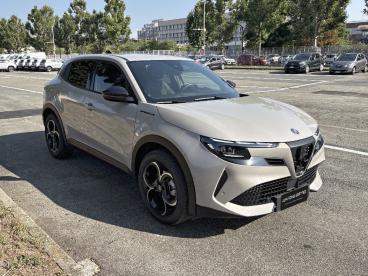 SPOTICAR Alfa Romeo Junior 1.2 136cv Hybrid Edct6 Ibrida Speciale Usata -  Ibrido Beige - Torino - 802447122_3
