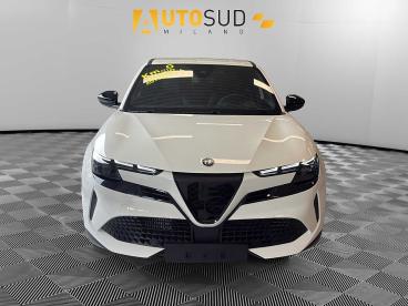 SPOTICAR Alfa Romeo Junior 1.2 Ibrida Speciale 145cv Edct6 Usata - Suv Benzina Bianco - Peschiera Borromeo - 1202455595_2