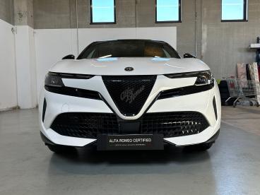 SPOTICAR Alfa Romeo Junior 1.2 145cv Hybrid Edct6 Ibrida Q4 Usata -  Ibrido Bianco - Milano - 802506178_2