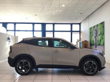 SPOTICAR Alfa Romeo Junior Elettrica Bev 156cv/115kw Elettrica My25 Usata - Suv Elettrica Beige - Zimella - 502462789_2