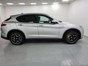 ALFA ROMEO CERTIFIED Alfa Romeo Stelvio 2.2 T Sprint Q4 190cv Auto Usata - Suv Diesel Argento - Cuneo - 2182818_4
