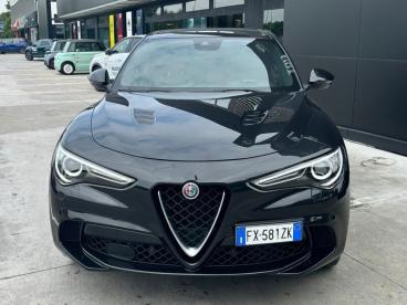 ALFA ROMEO CERTIFIED Alfa Romeo Stelvio 2017 2.9 Bi-t V6 Quadrifoglio Q4 510cv Auto My19 Usata - Suv Benzina Nero - Parma - 2270233_2