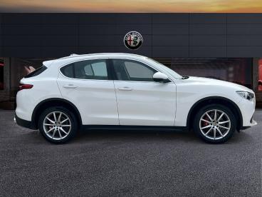 ALFA ROMEO CERTIFIED Alfa Romeo Stelvio 2017 2.2 T Executive Q4 190cv Auto My19 Usata - Suv Diesel Bianco - Teramo - 2270586_3