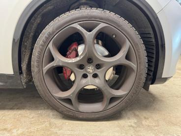 ALFA ROMEO CERTIFIED Alfa Romeo Stelvio 2023 2.2 T Competizione Q4 210cv Auto Usata - Suv Diesel Grigio - Biella - 2341827_4