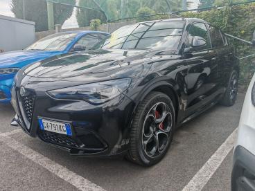 ALFA ROMEO CERTIFIED Alfa Romeo Stelvio 2.2 Turbodiesel 210 Cv At8 Q4 Veloce Usata - Suv Diesel Nero - Grugliasco - 2350320_2