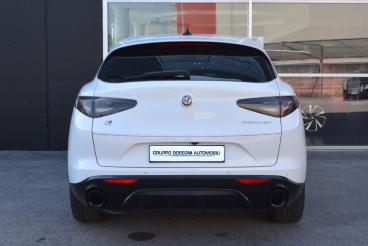ALFA ROMEO CERTIFIED Alfa Romeo Stelvio 2023 2.2 T Veloce Q4 210cv Auto Usata - Suv Diesel Bianco - Desenzano Del Garda - 2370509_4