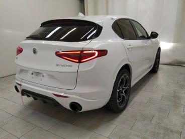 ALFA ROMEO CERTIFIED Alfa Romeo Stelvio 2.2 T Veloce Q4 210cv Auto Usata - Suv Diesel Bianco - Cuneo - 2377523_4