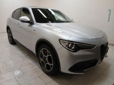 ALFA ROMEO CERTIFIED Alfa Romeo Stelvio 2.2 T Sprint Q4 190cv Auto Usata - Suv Diesel Argento - Cuneo - 2377528_3