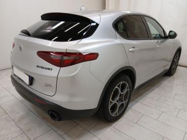 ALFA ROMEO CERTIFIED Alfa Romeo Stelvio 2.2 T Sprint Q4 190cv Auto Usata - Suv Diesel Argento - Cuneo - 2377528_4