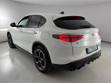 ALFA ROMEO CERTIFIED Alfa Romeo Stelvio 2023 2.2 T Veloce Q4 210cv Auto Usata - Suv Diesel Bianco - Parma - 2389113_4
