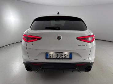 ALFA ROMEO CERTIFIED Alfa Romeo Stelvio 2023 2.2 T Veloce Q4 210cv Auto Usata - Suv Diesel Bianco - Parma - 2389113_5