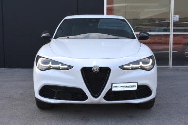 ALFA ROMEO CERTIFIED Alfa Romeo Stelvio 2023 2.2 T Veloce Q4 210cv Auto Usata - Suv Diesel Bianco - Desenzano Del Garda - 2390840_2