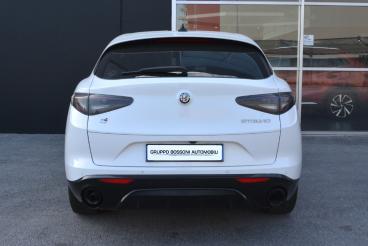 ALFA ROMEO CERTIFIED Alfa Romeo Stelvio 2023 2.2 T Veloce Q4 210cv Auto Usata - Suv Diesel Bianco - Desenzano Del Garda - 2390840_4
